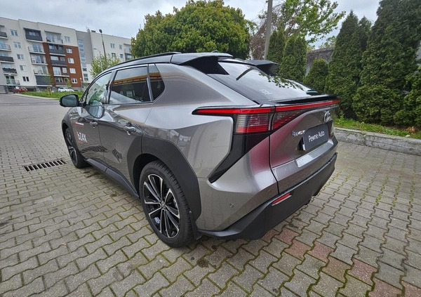 Toyota bZ4X cena 199900 przebieg: 5, rok produkcji 2022 z Leśnica małe 254